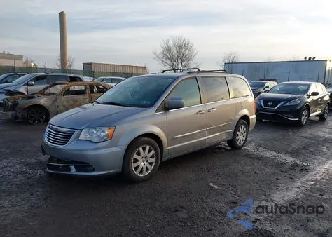 2016 Chrysler Town & Country Touring z USA, uszkodzony, nr VIN 2C4RC1BG8GR288672